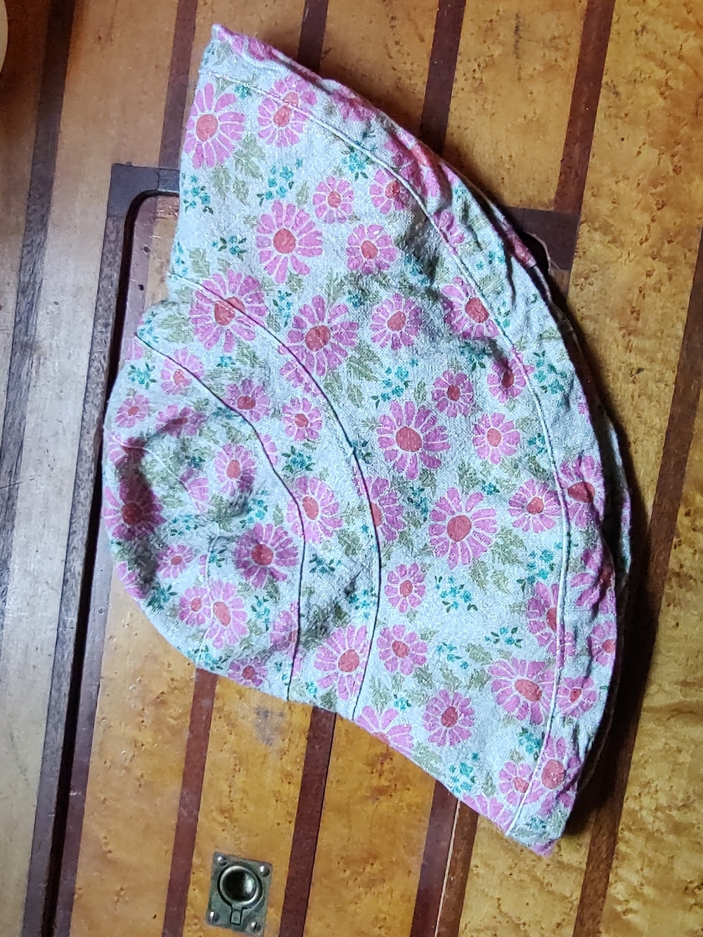 Sunny Day Bucket Hat Crushable Pink Daisy Floral Sun Hat with Green Leaf Accents - Picture 3 of 8